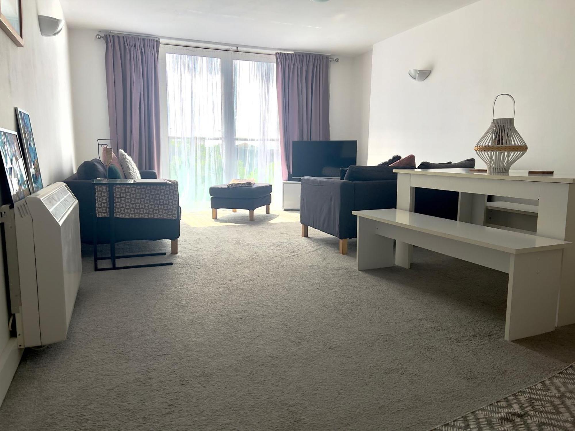2 Bedroom Near Ocean Village Marina Port Apartment سوثامبتون المظهر الخارجي الصورة