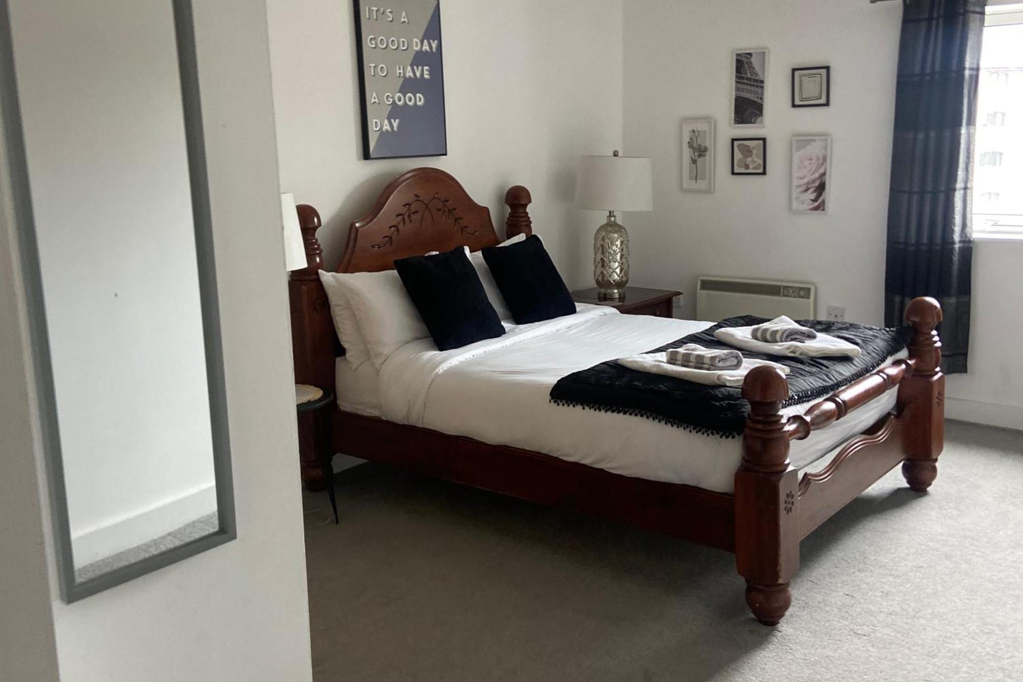 2 Bedroom Near Ocean Village Marina Port Apartment سوثامبتون المظهر الخارجي الصورة